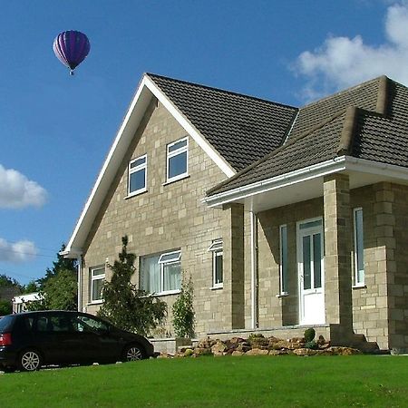 Mead Lodge B&B Corsham Exterior foto